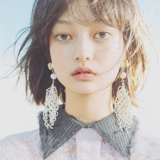 Studs Earrings White Lace Lemon TAMARUSAN