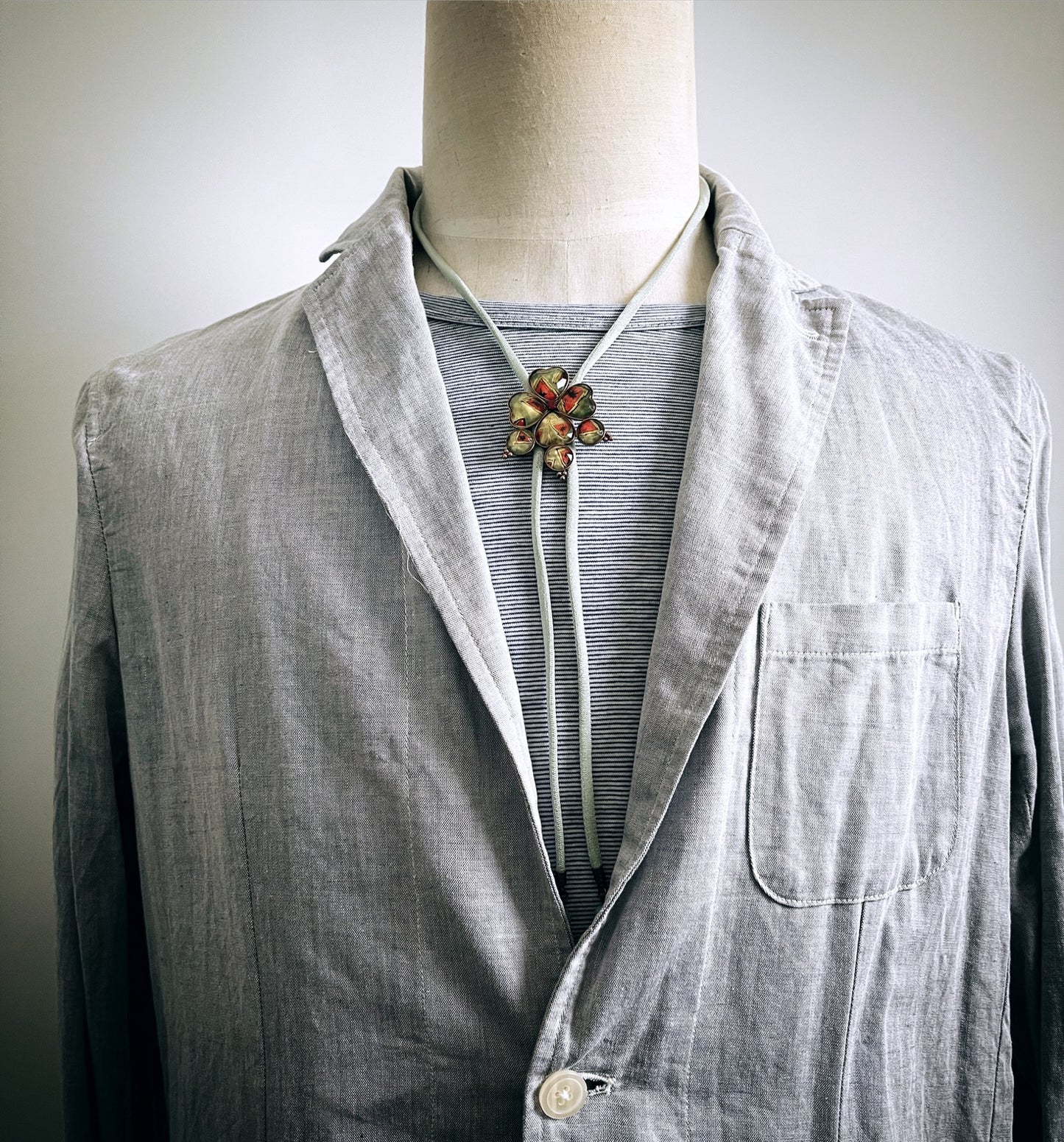 Bolo Tie Blue Lemon Horn