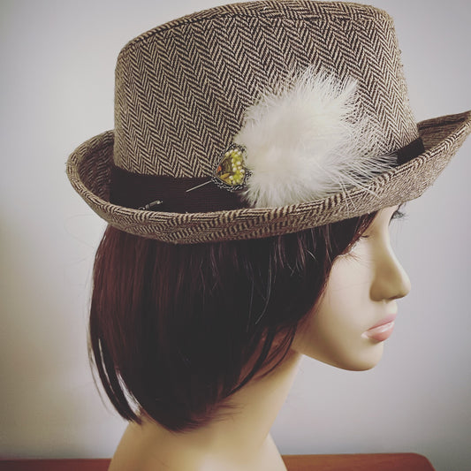 Hatpin Feather Green Heart TAMARUSAN