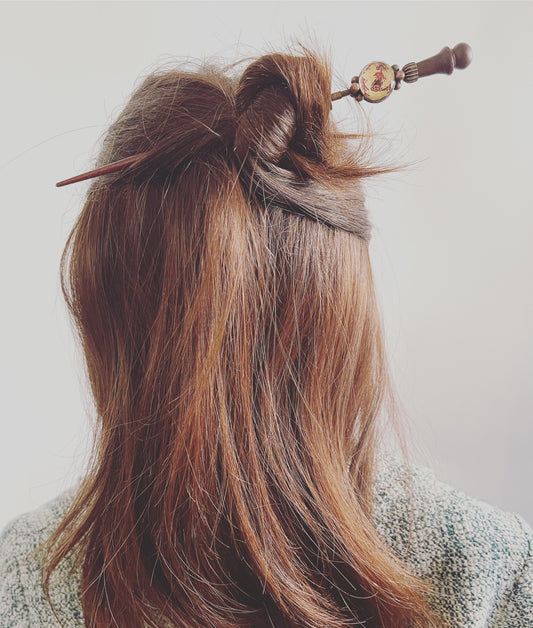 Changeable Ornament Hairpin Red Wood TAMARUSAN