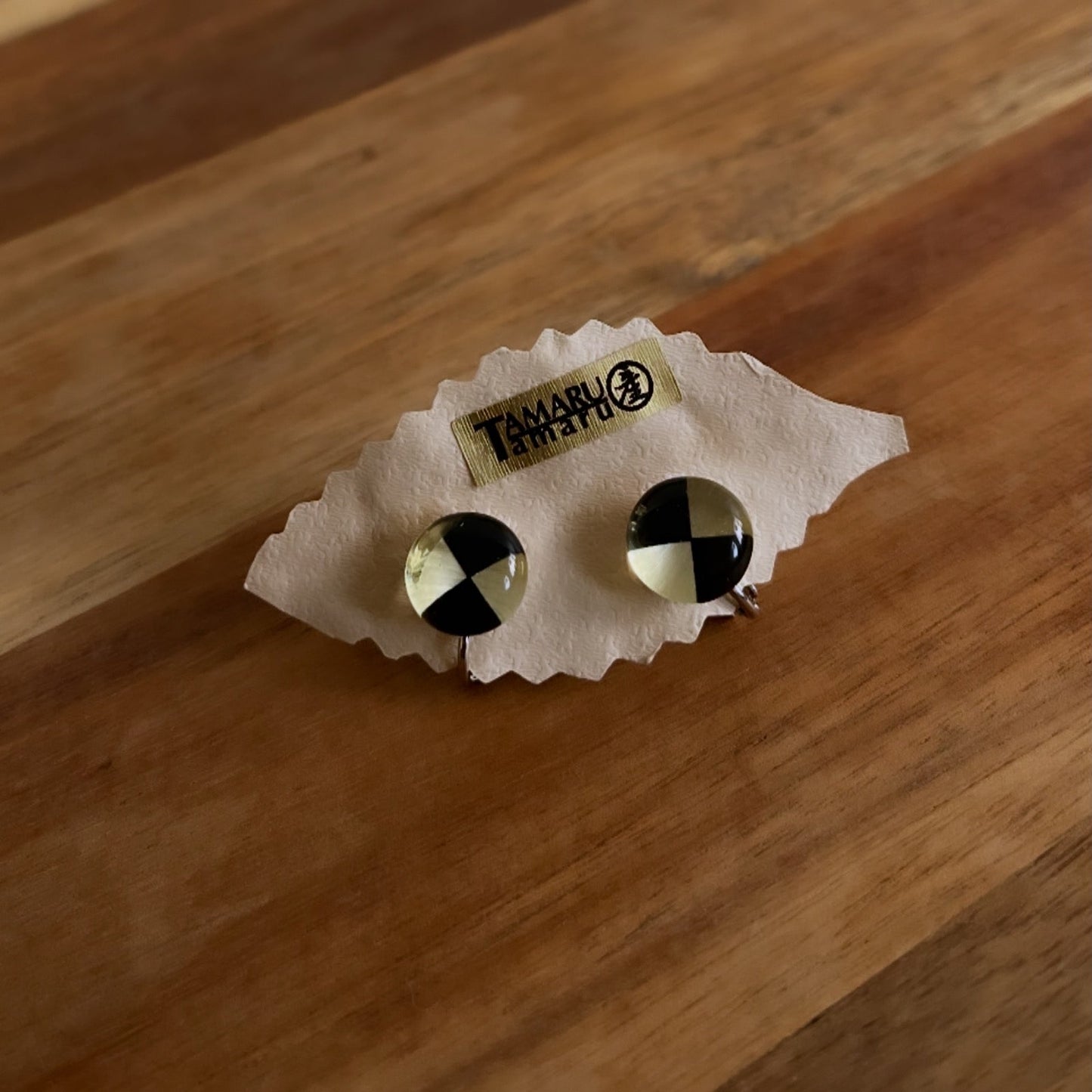 Earrings Black White Resin TAMARUSAN