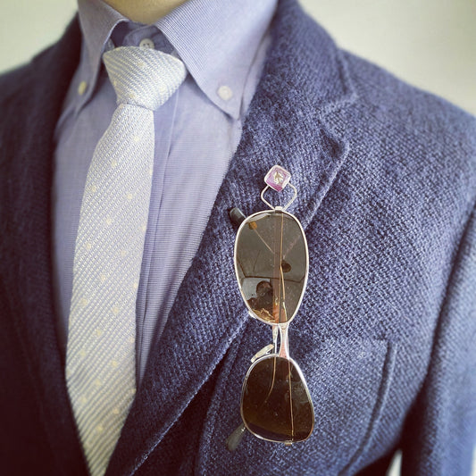 Eyewear Holder Brooch Butterfly Pink TAMARUSAN