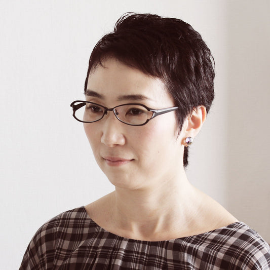 Earrings Black Lightweight Resin TAMARUSAN