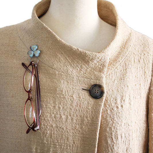 Eyeglass Holder Brooch Violet Blue TAMARUSAN