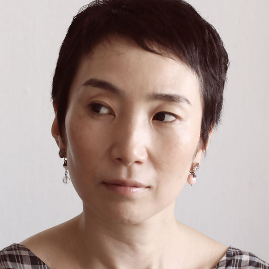 Mismatched Pierced Earrings Asymmetry Pink TAMARUSAN