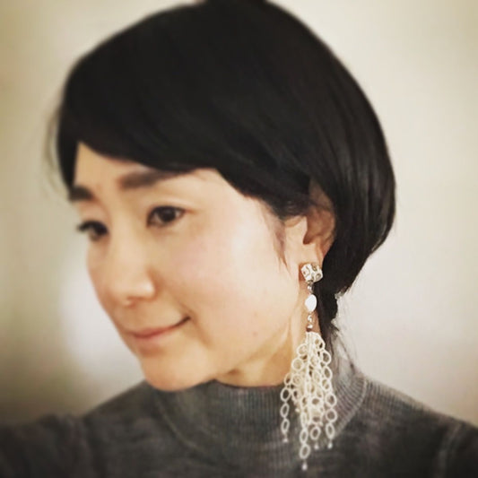Studs Earrings White Lace Lemon TAMARUSAN