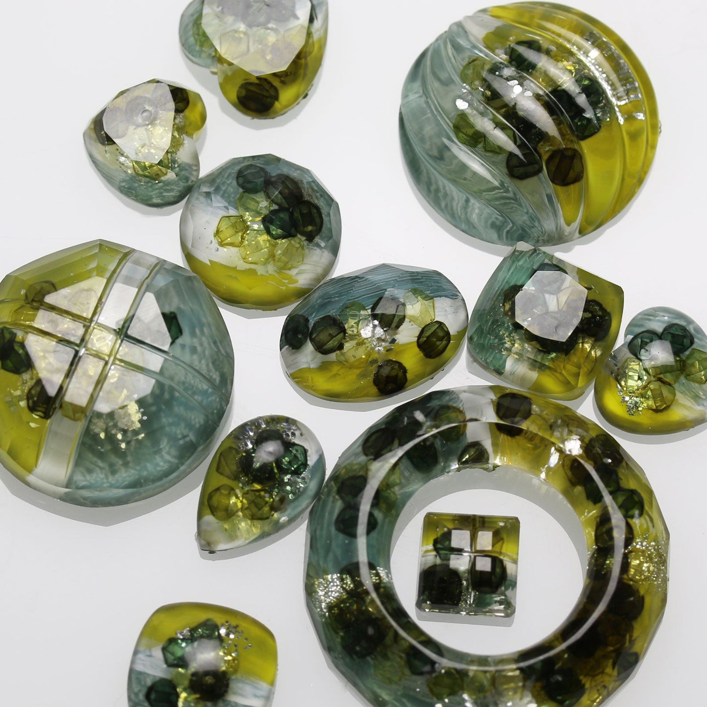 Simple Tie Clip Green Beads Resin TAMARUSAN