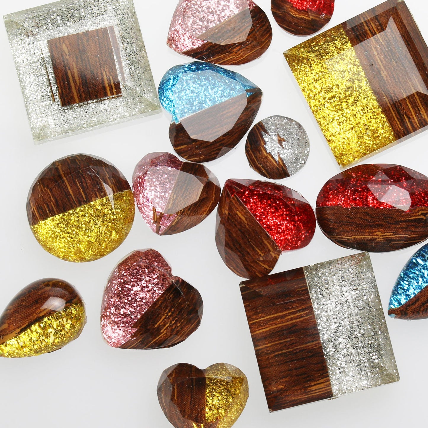 Pin Brooch Wood Pink Glitter TAMARUSAN