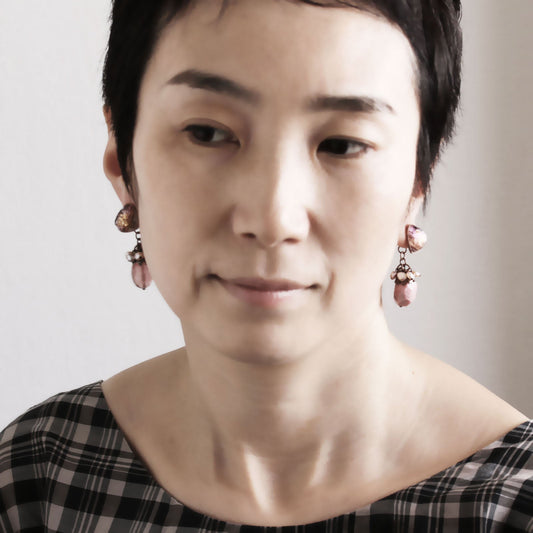 Mismatched Pierced Earrings Pink Asymmetry Heart TAMARUSAN