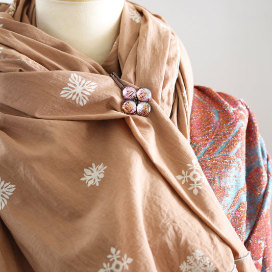 Scarf Clasp Pink Musical Note Brooch TAMARUSAN