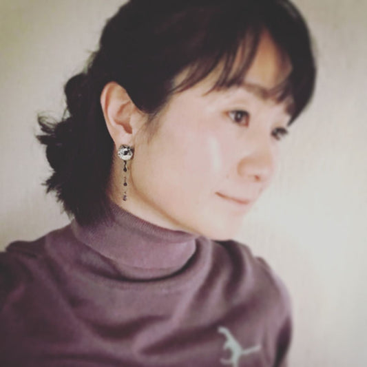 Mismatched Pierced Earrings Lapis Lazuli Blue TAMARUSAN