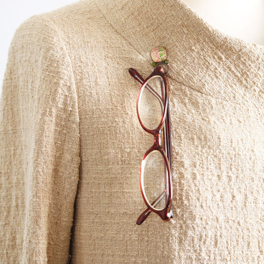 Eyeglass Holder Brooch Roses Pink TAMARUSAN