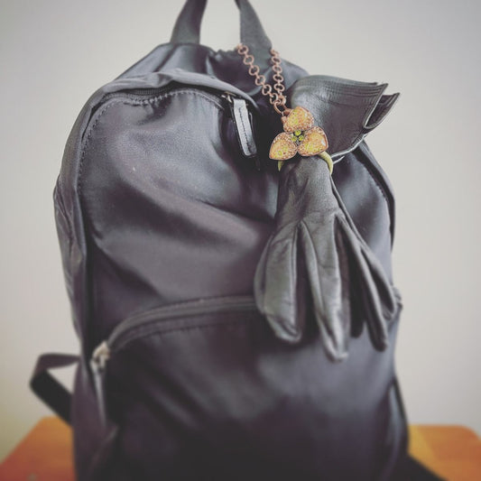 Glove Holder Flower Green TAMARUSAN