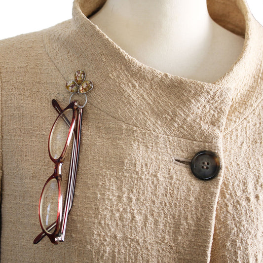 Eyeglass Holder Brooch Pink Leaf TAMARUSAN