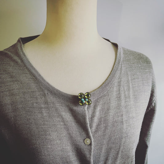 Button Cover Green Brooch Flower TAMARUSAN