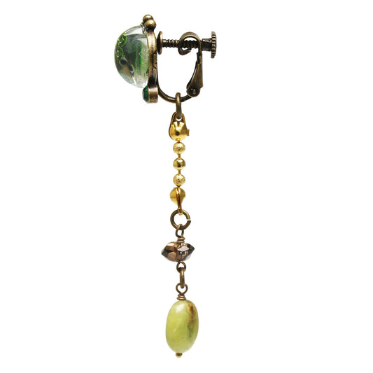 Mismatched Earrings Heart Green TAMARUSAN