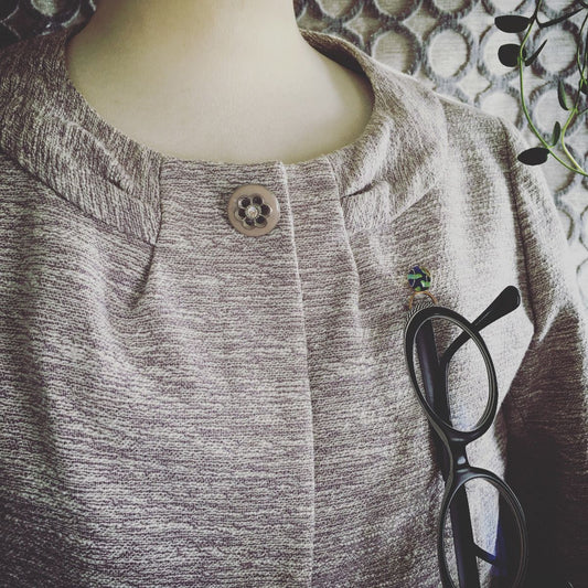 Eyeglass Holder Brooch Blue 24K Gold TAMARUSAN