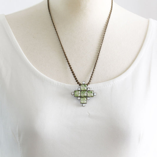 Brooch Necklace 2Way Green Plum TAMARUSAN