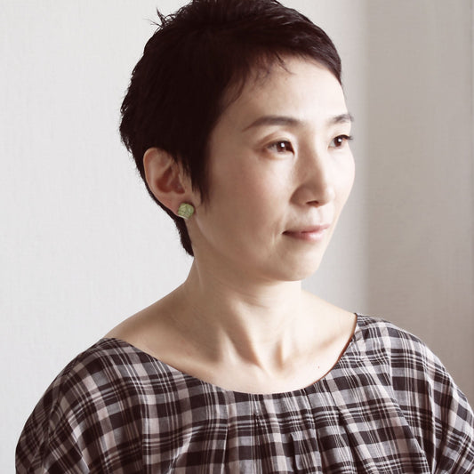 Earring Screw Plum Green Tea TAMARUSAN