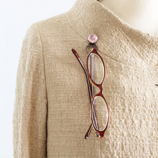 Eyeglass Holder Brooch Plum Pink Simple TAMARUSAN