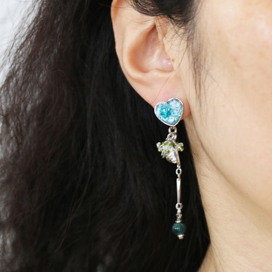 Mismatched Pierced Earrings Heart Light Blue TAMARUSAN