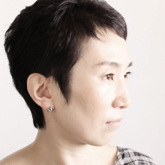 Pierced Earrings Black White Stripe TAMARUSAN