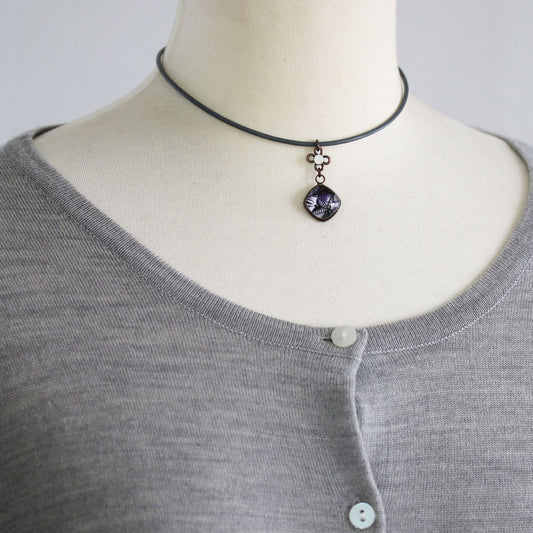 Choker Gray Leather Purple Lily TAMARUSAN