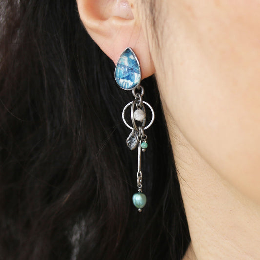 Mismatched Pierced Earrings Asymmetry Blue Lily TAMARUSAN