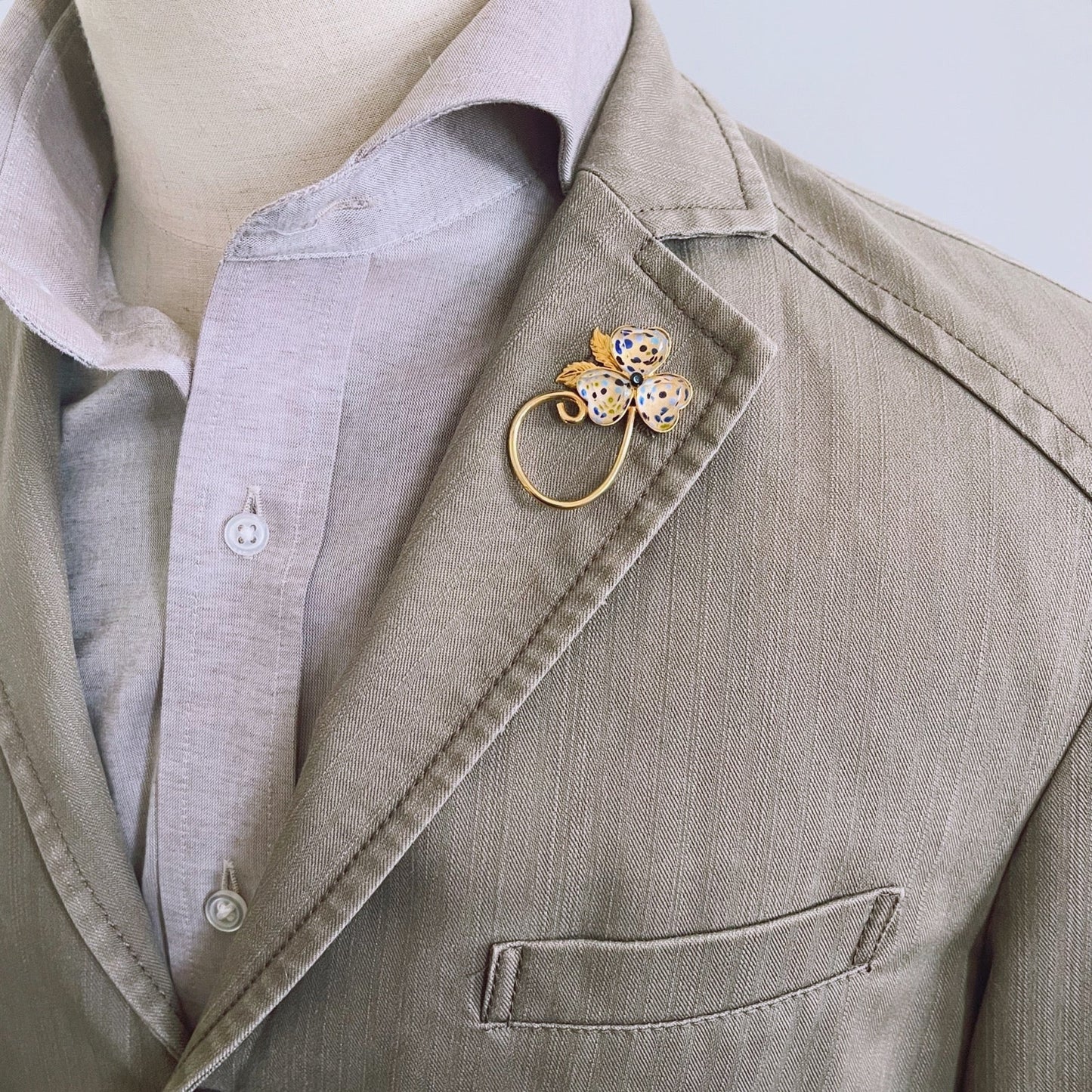 Pin Brooch Glasses Holder Flower Gold Hydrangea TAMARUSAN