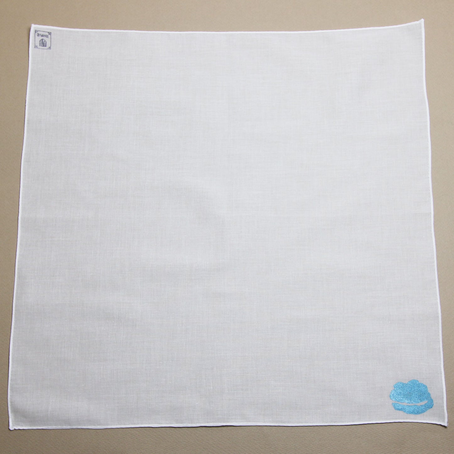 Pañuelo Crema Puff Estampado Mano Blanco