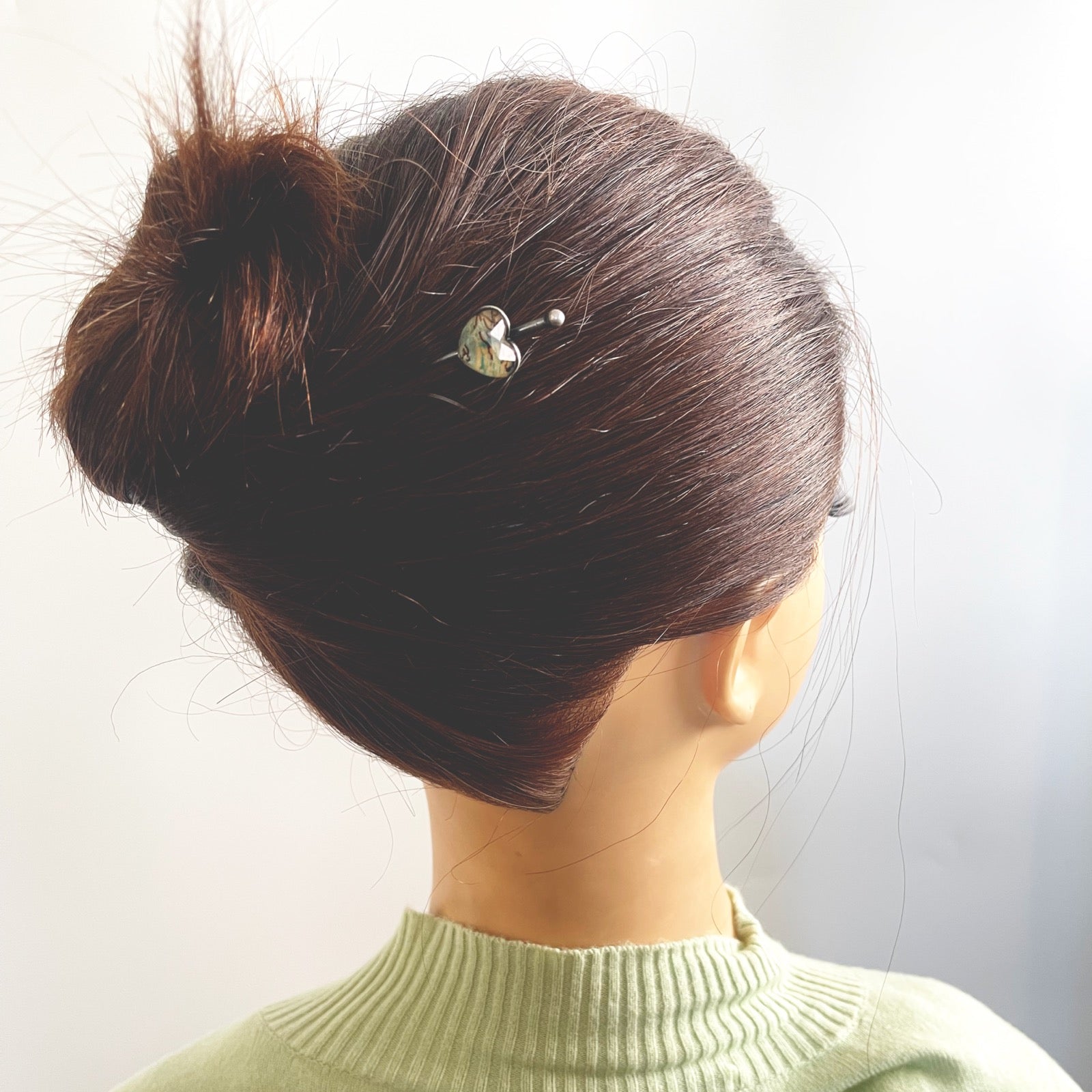 Short Hair Stick Heart Light Blue Illustration TAMARUSAN