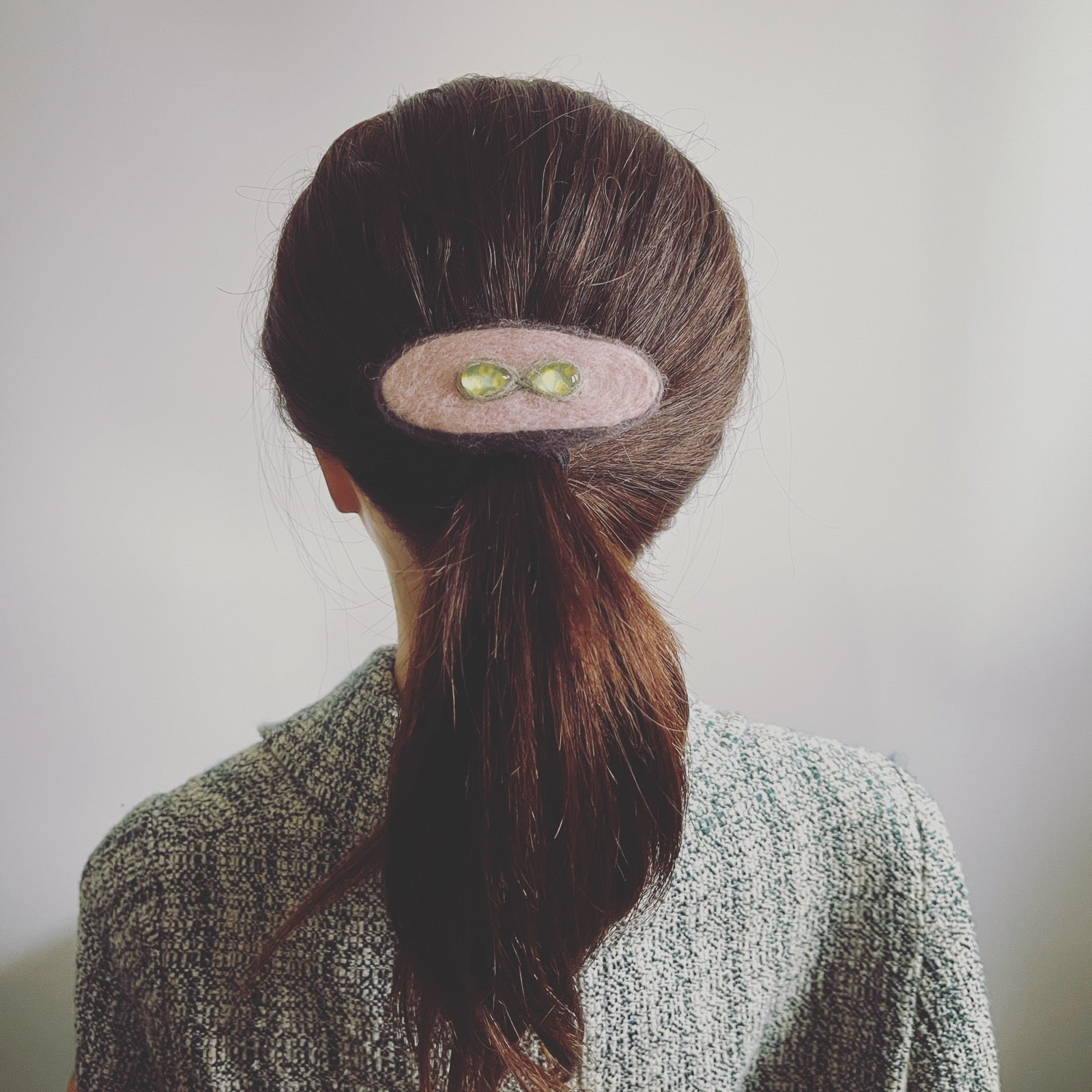 Barrette Pink Felt Fawn TAMARUSAN