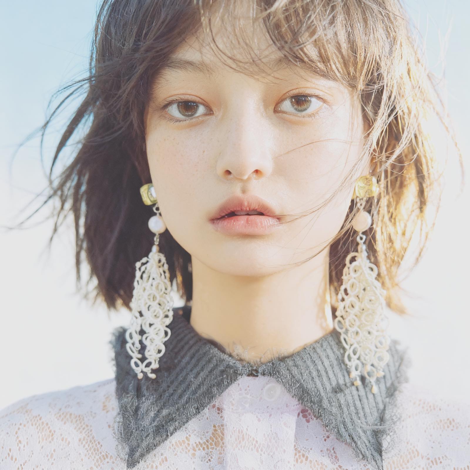 Studs Earrings White Lace Lemon TAMARUSAN