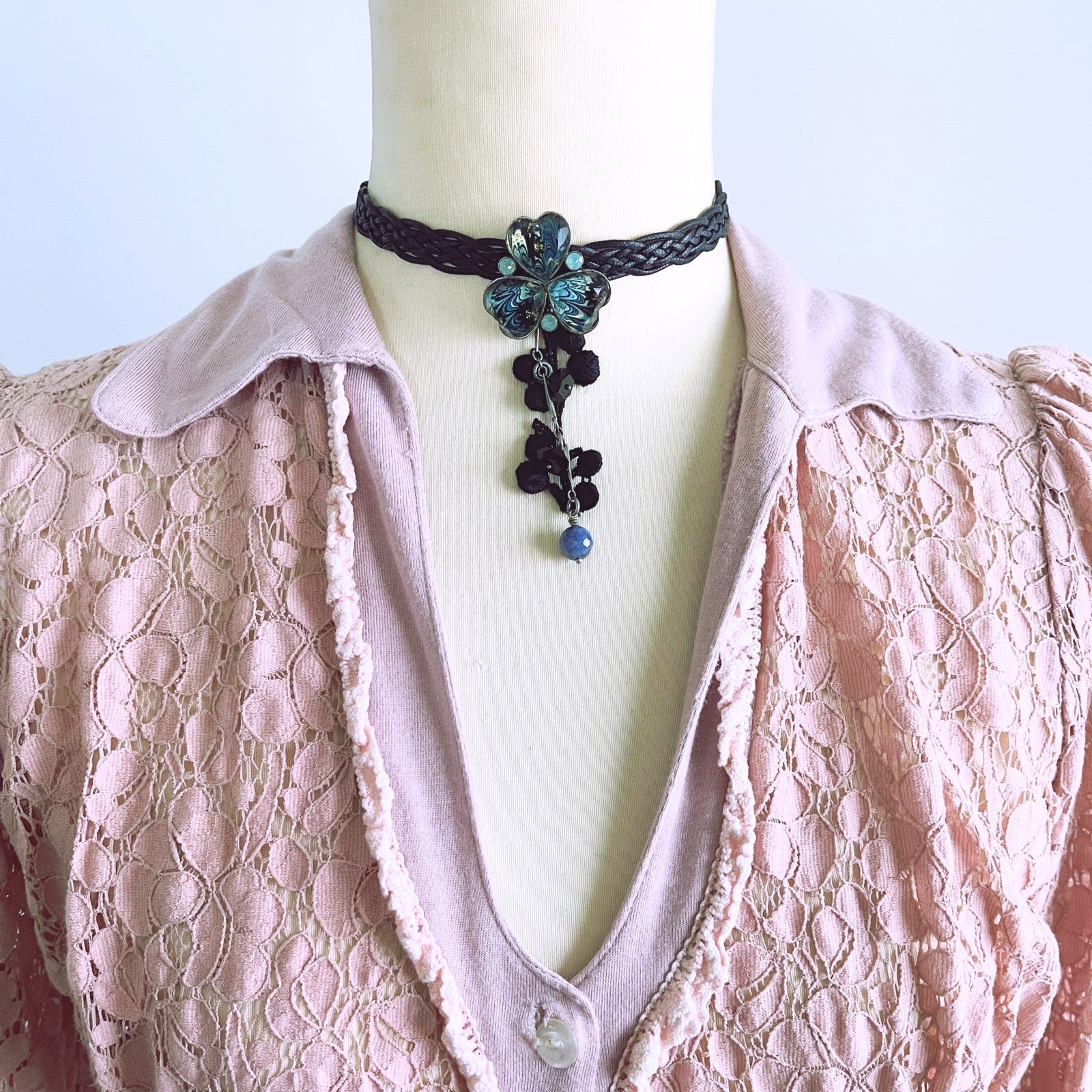 Flower Ribbon Choker Blue Marble TAMARUSAN