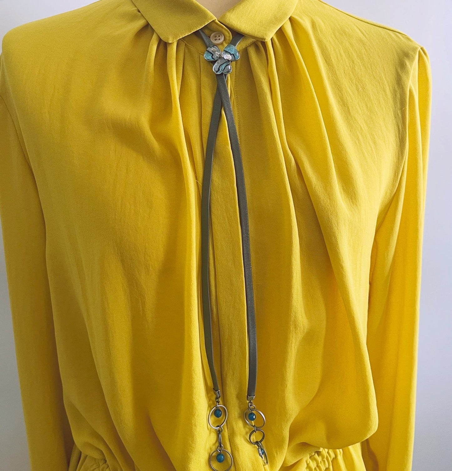 Leather Strap Bolo Tie Flower Gray Light Blue TAMARUSAN