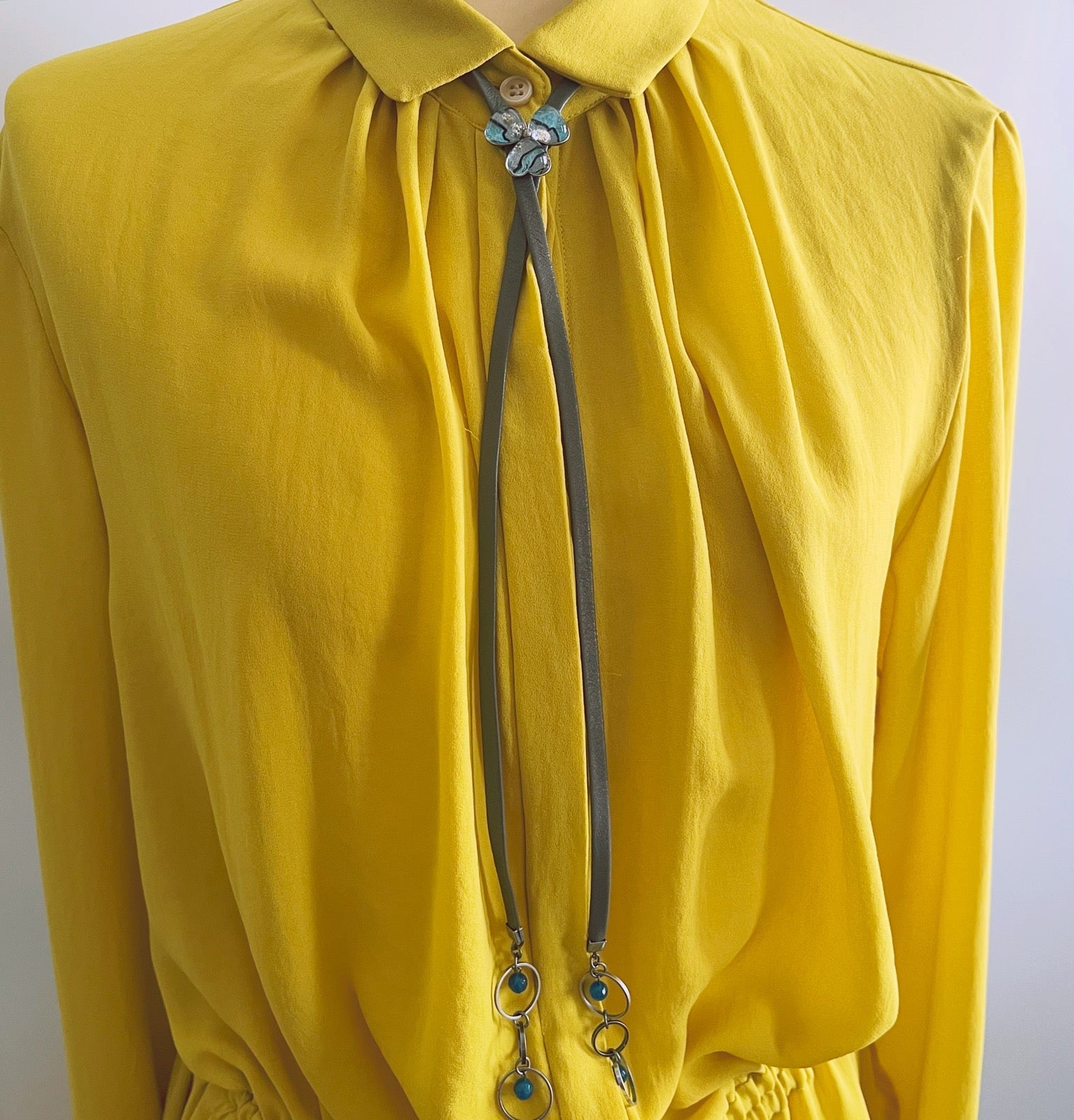 Leather Strap Bolo Tie Flower Gray Light Blue TAMARUSAN