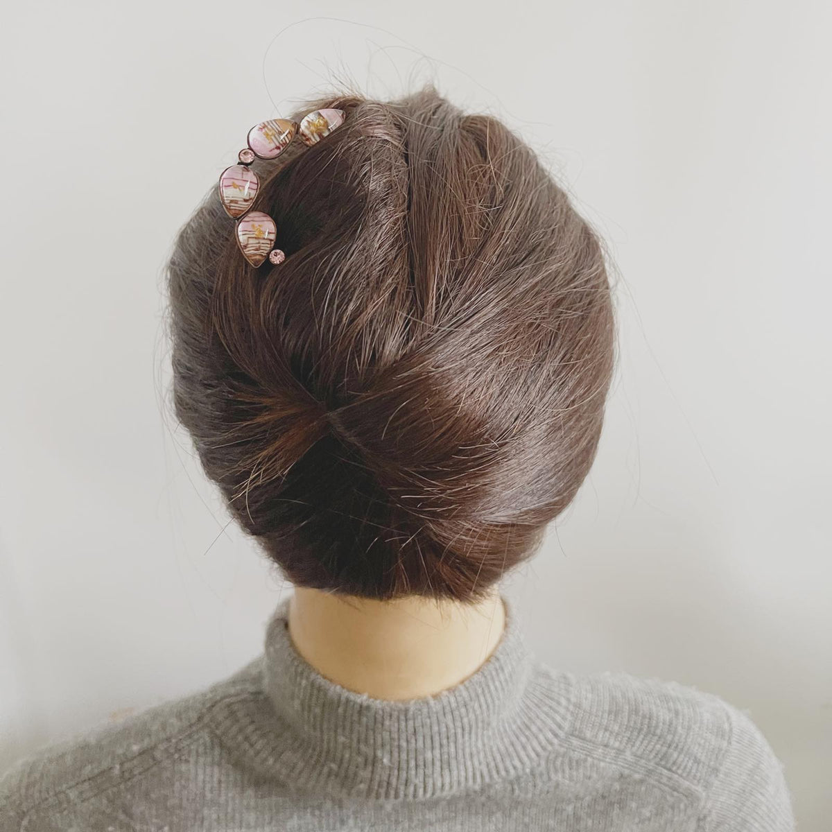 Antique-Style Pink Sheet Music Double-Prong Hair Stick TAMARUSAN