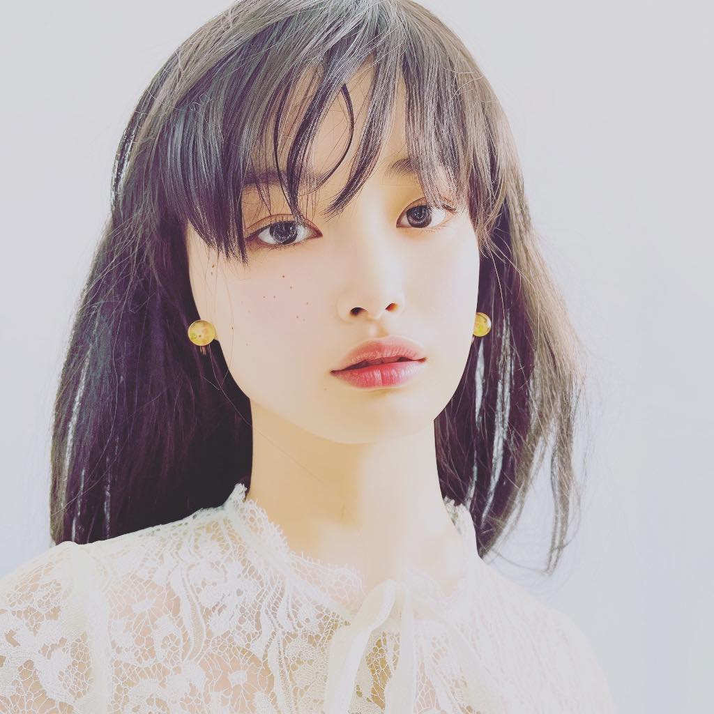 Earrings Beige Roses Tree TAMARUSAN