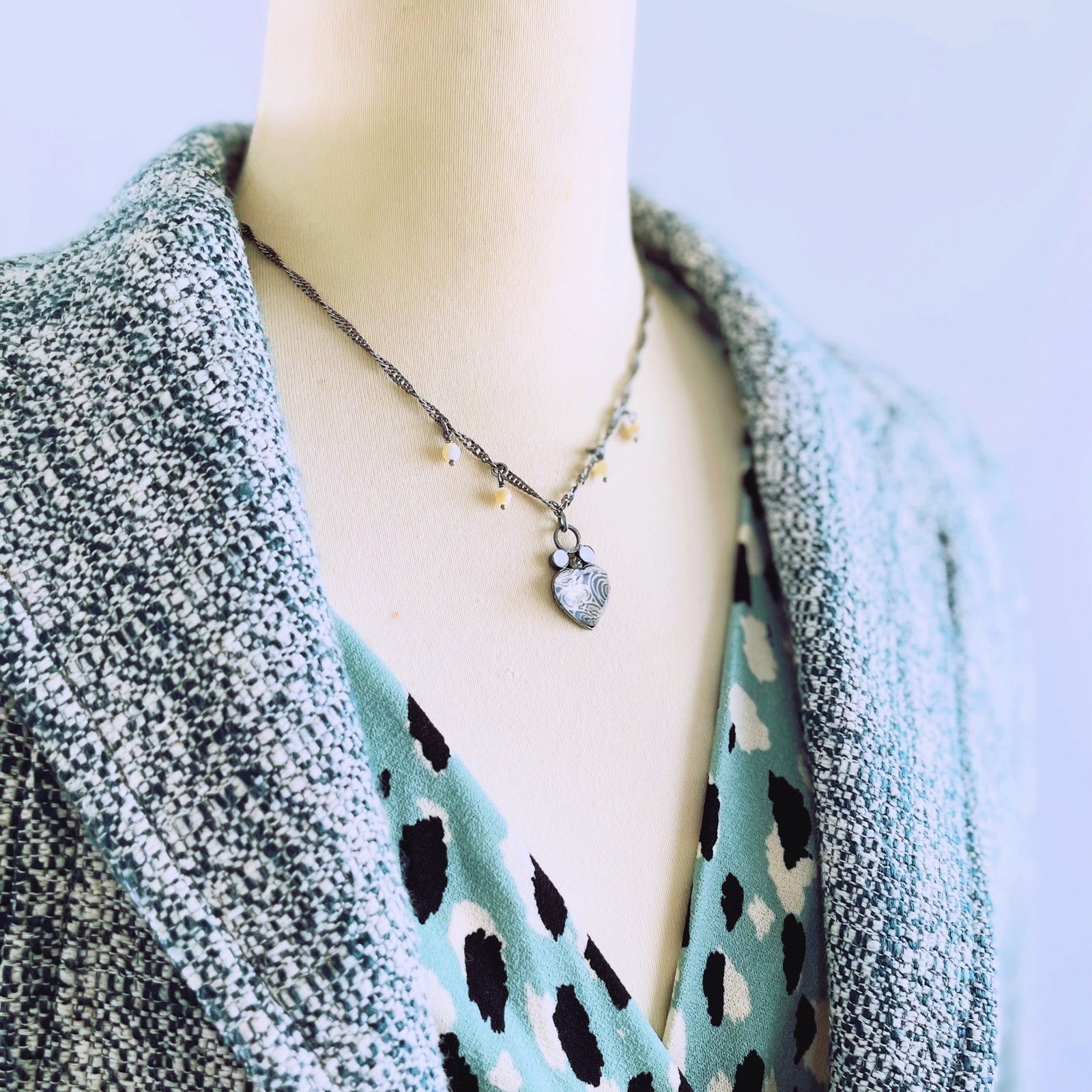 Necklace Swirl Heart Light Blue TAMARUSAN