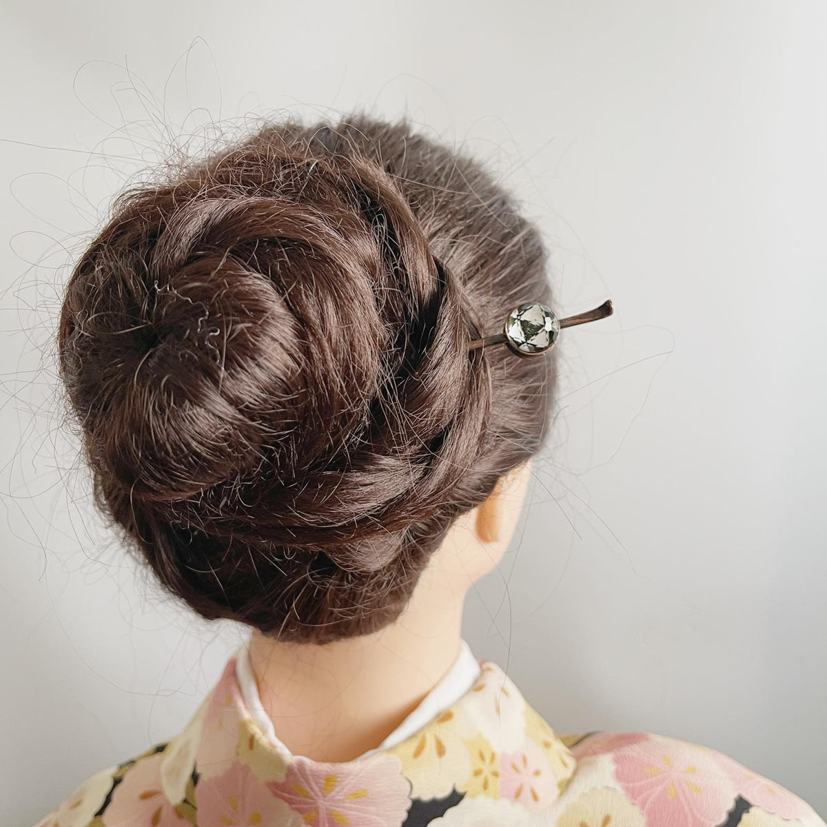 Single Kanzashi Black White Scale TAMARUSAN