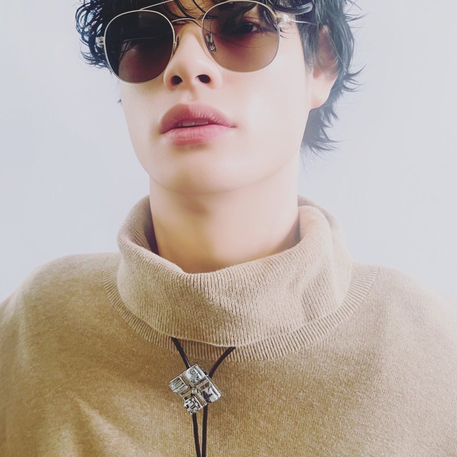Leather Strap Bolo Tie Black And White Square TAMARUSAN
