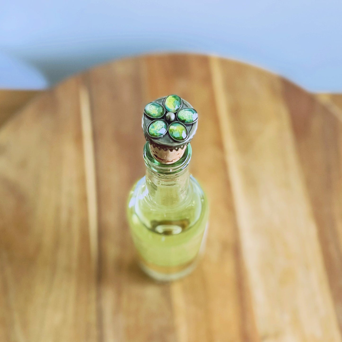 Wine Cork Flower Light Green Lily TAMARUSAN