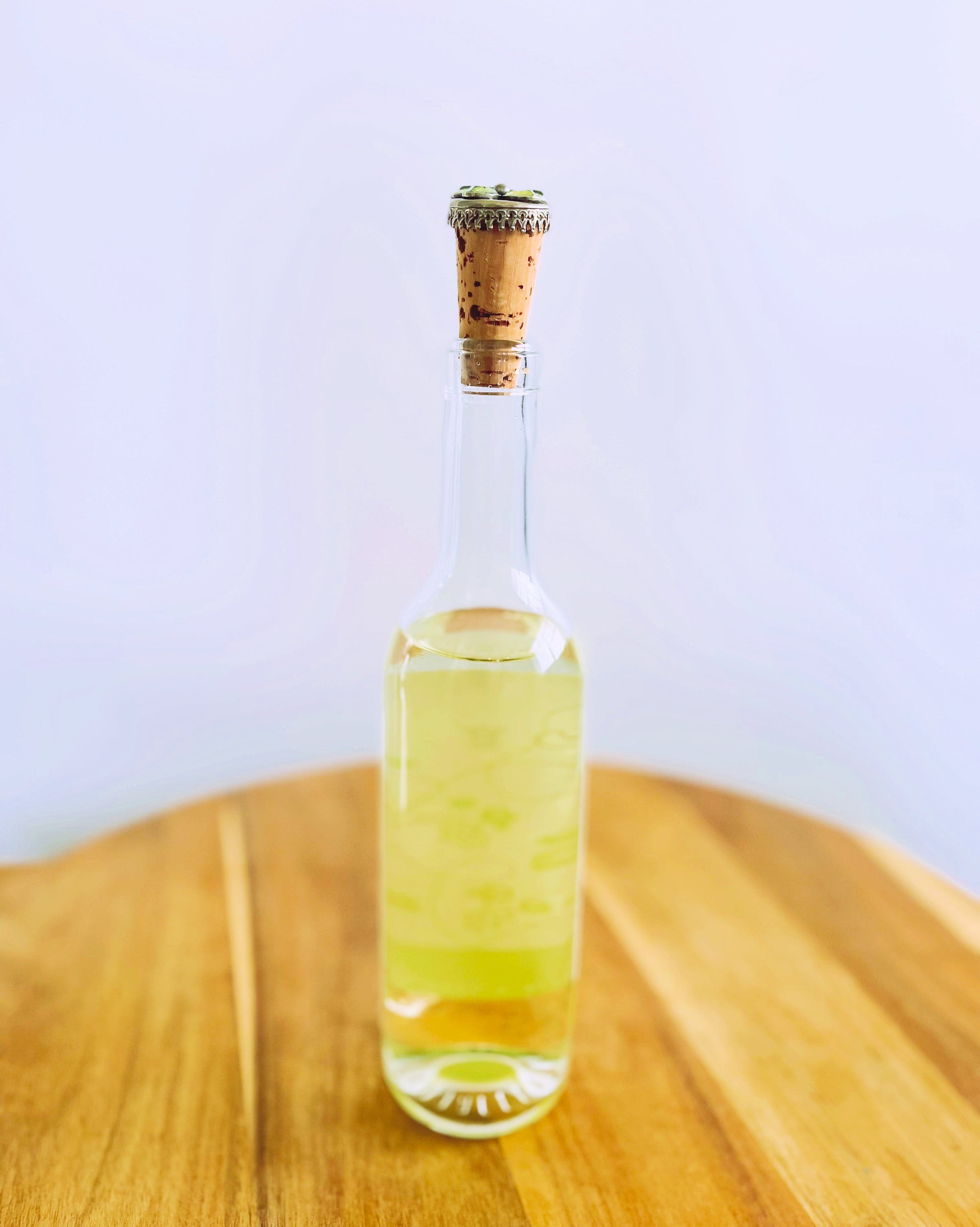 Wine Cork Flower Light Green Lily TAMARUSAN