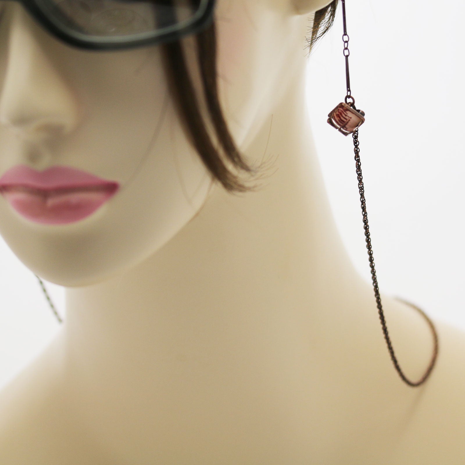 Eyeglass Chain Blood Red Coral Antique Simple TAMARUSAN