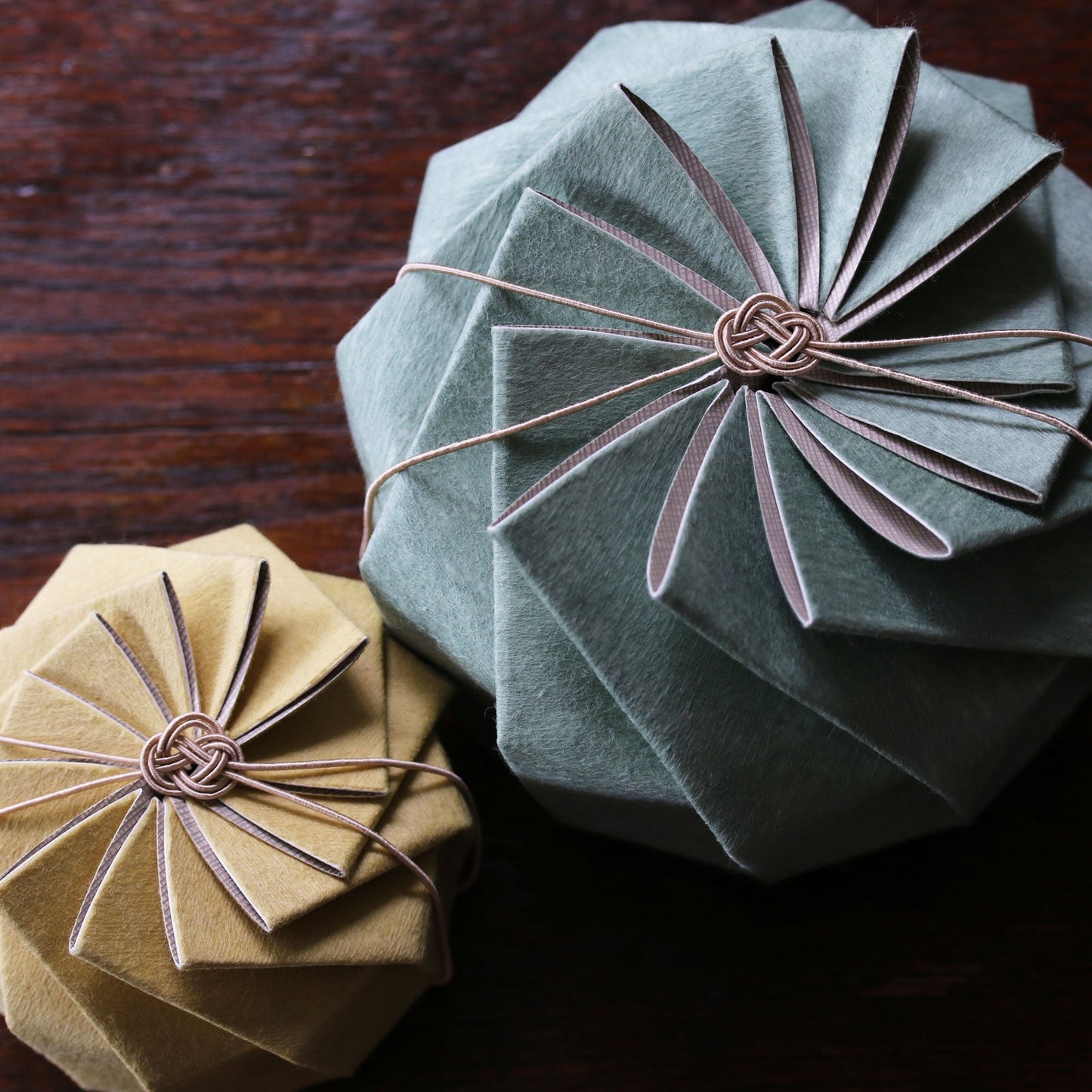 Brooch Necklace Beige Flower TAMARUSAN