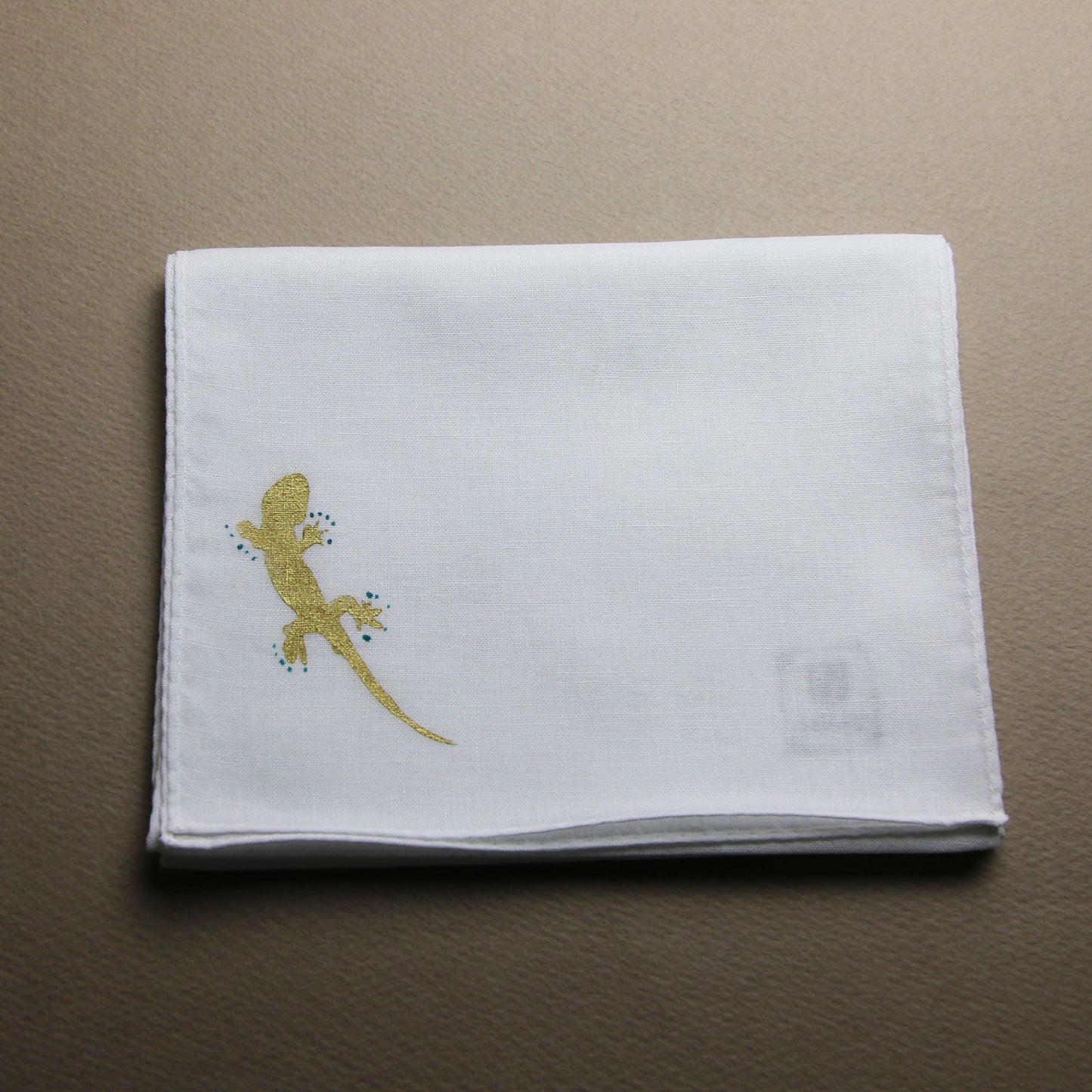Gecko Handkerchief Hand Print White TAMARUSAN