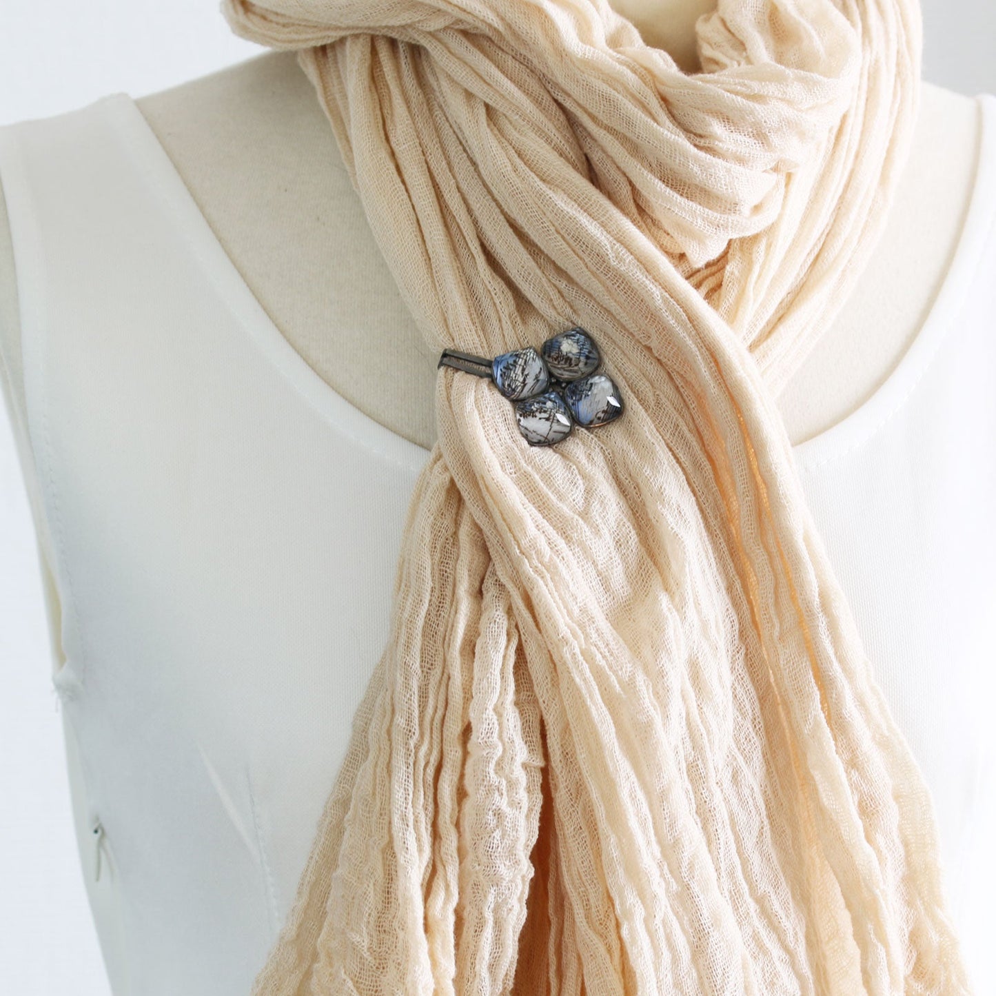 Scarf Clasp Blue Musical Note TAMARUSAN