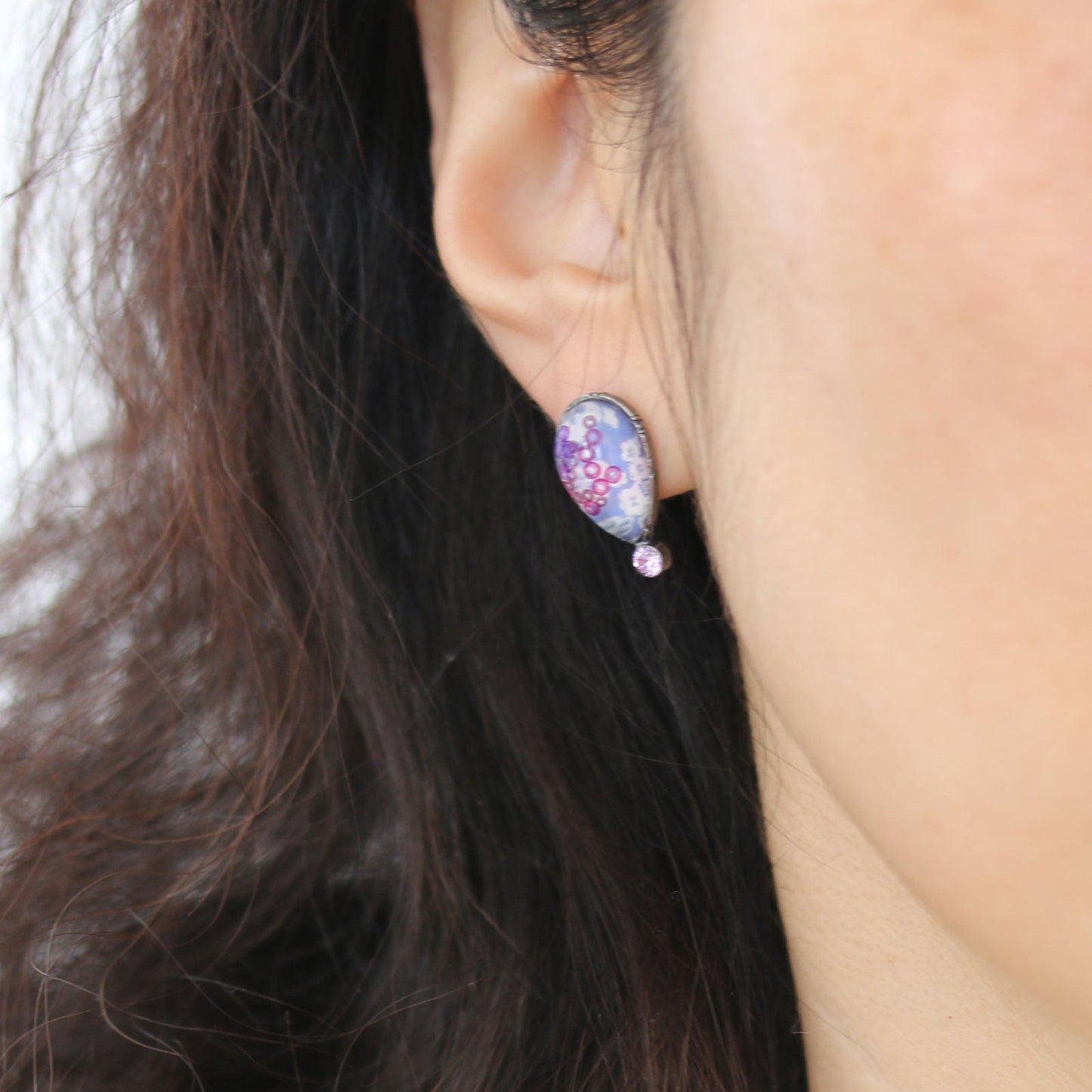 Pierced Earrings Plum Purple TAMARUSAN