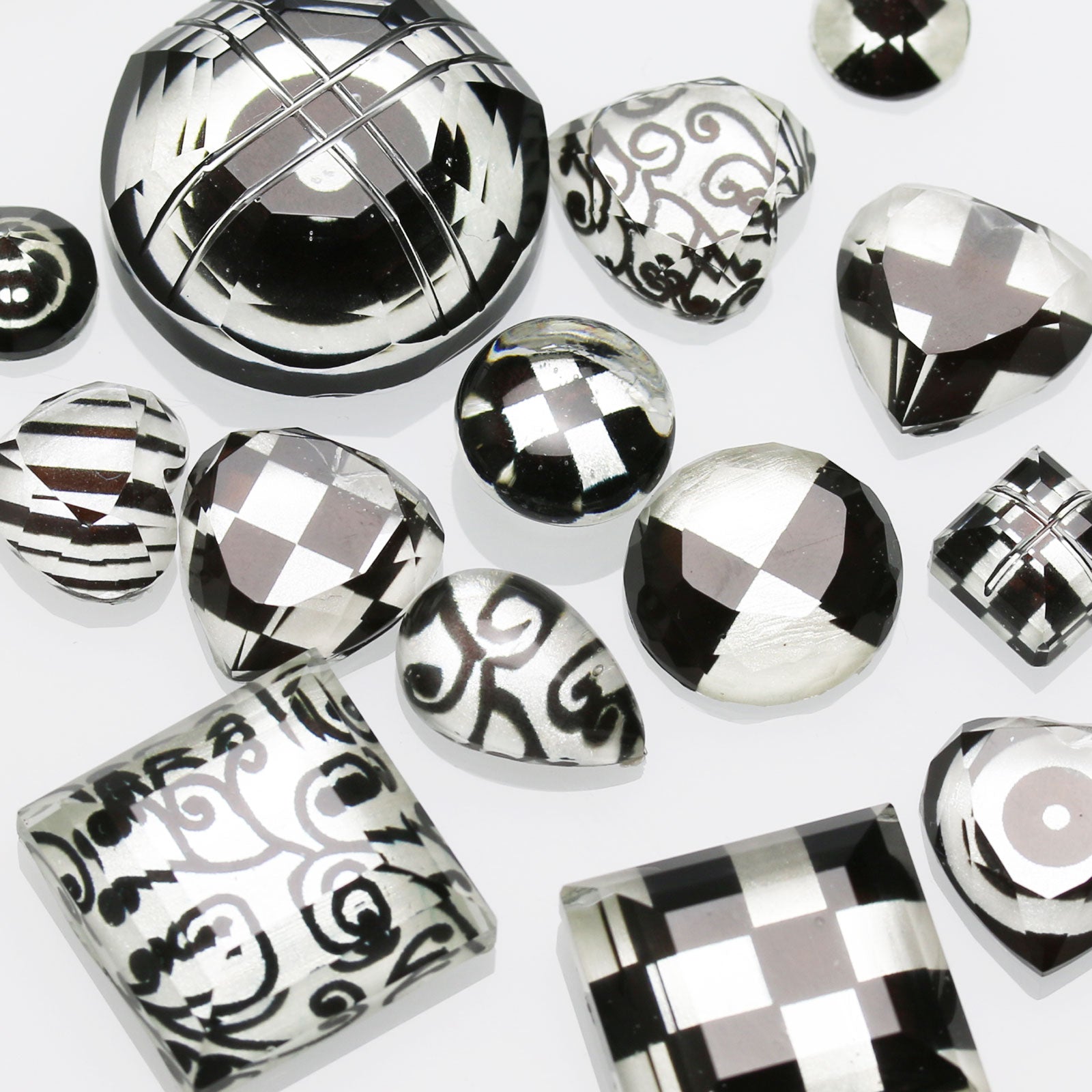 Chain Bolo Tie Checkered Pattern Black And White TAMARUSAN