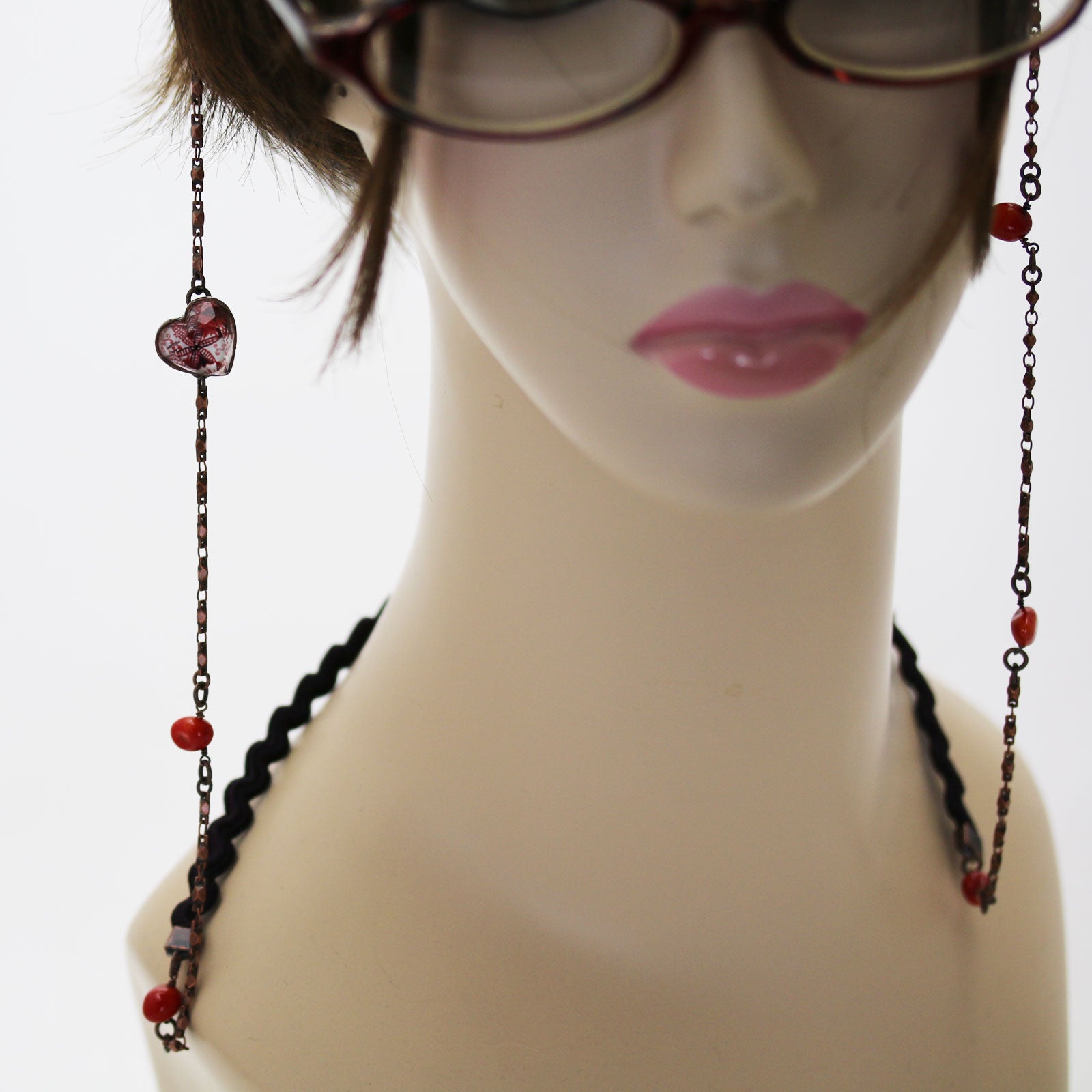 Eyeglass Chain Red Lily Heart Coral (Dyed) TAMARUSAN